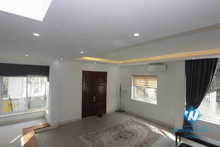 A beautiful and luxury villa for rent in Vinhome Riverside - Long Bien